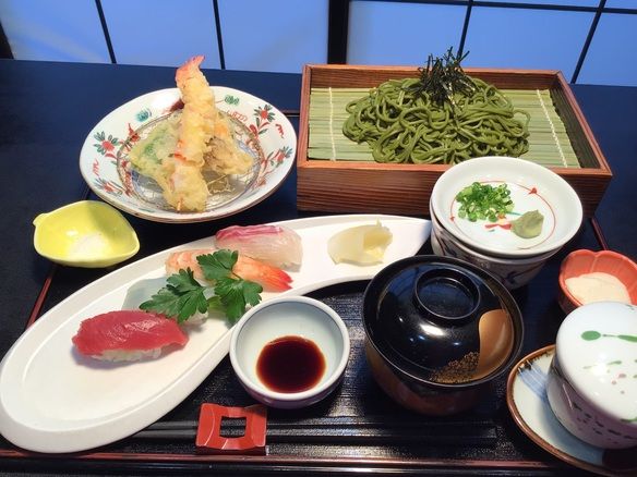 にぎり寿司と茶そばのセット　　（季節のセットメニュー）　夏季