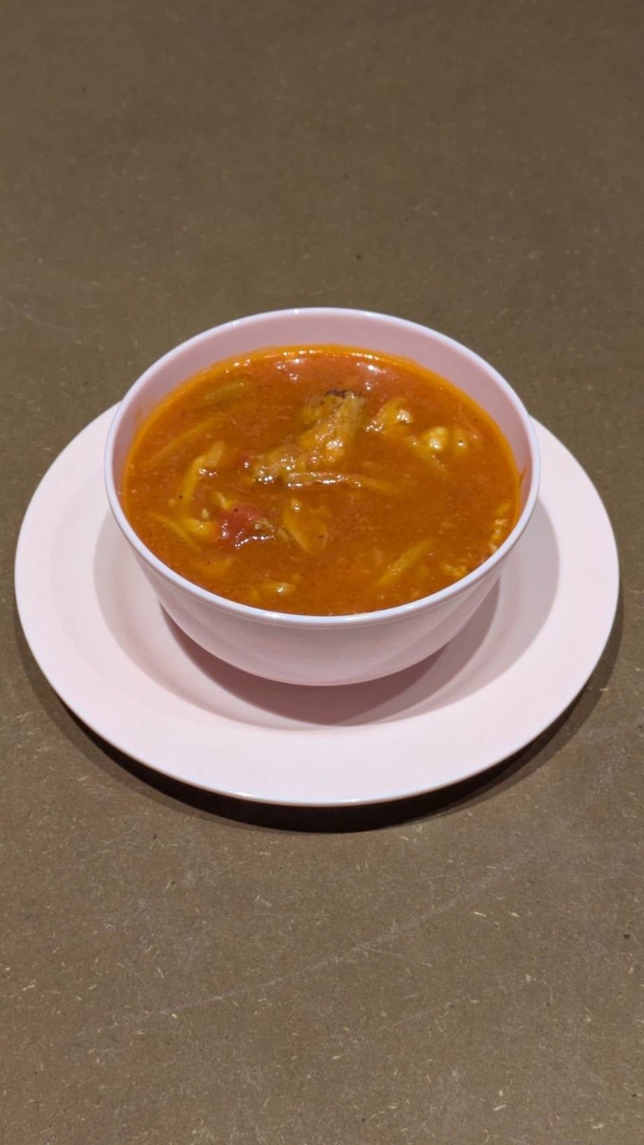 ｟本日のタイカレー｠　ゲーンハンレー　〜鶏肉とトマトの生姜カレー〜