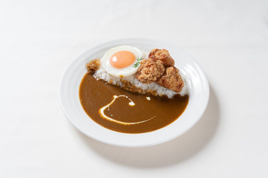 【200円引き】鶏竜田揚げと目玉焼きのカレー