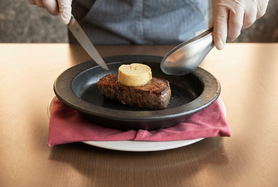 2名〜3名でシェア【✨1番人気✨】和牛ステーキ🥩300g