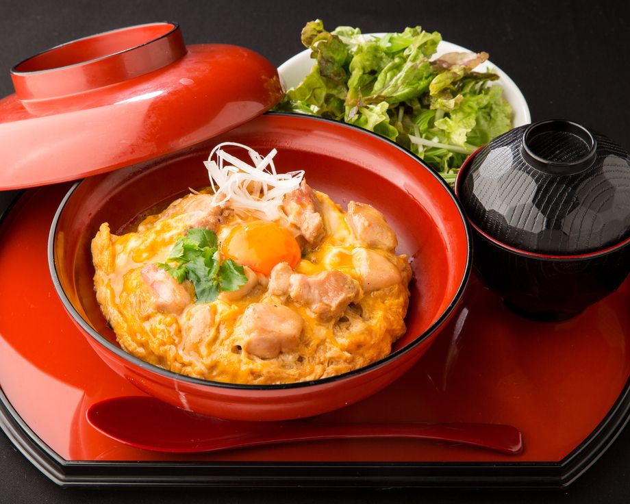 ≪全６種類≫ こだわりの親子丼（各950円）