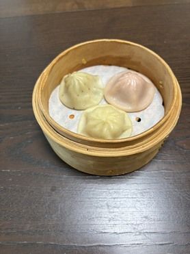 ⑦小籠包3種盛り（3個）牛肉・トリュフ・台湾風