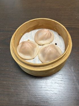 ④牛肉小籠包（3個）