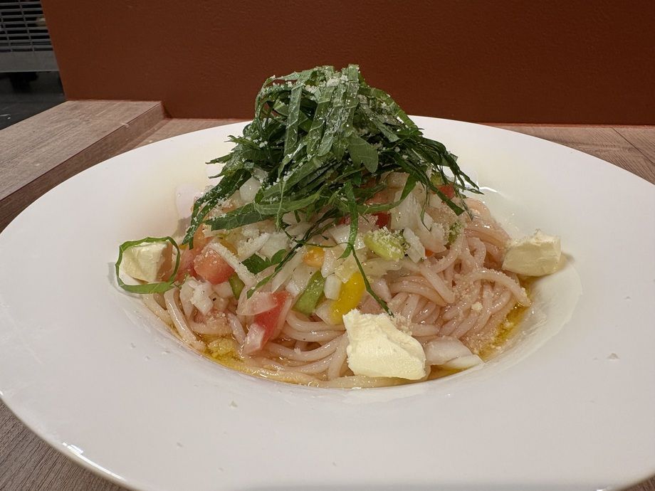 大葉トマトのさっぱり冷製パスタ〈米粉麺〉