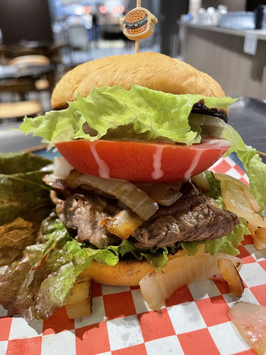 🉐100%牛のワイルドステーキ(100g)バーガー単品　Steak Burger Single（1880）