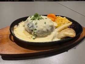 限定販売❣️黒毛和牛使用　手ごねジューシーハンバーグ〈150g〉とろとろチーズソース