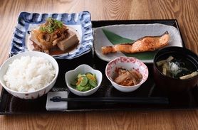 寅福名物　選べるメイン2種定食