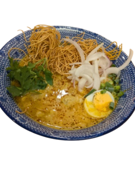 カオソーイ　(カレーヌードル)