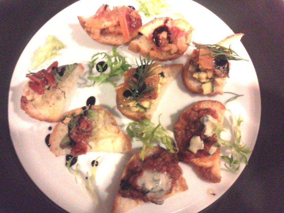 ゴローゾコンタートのクロスティーニ盛り合わせ