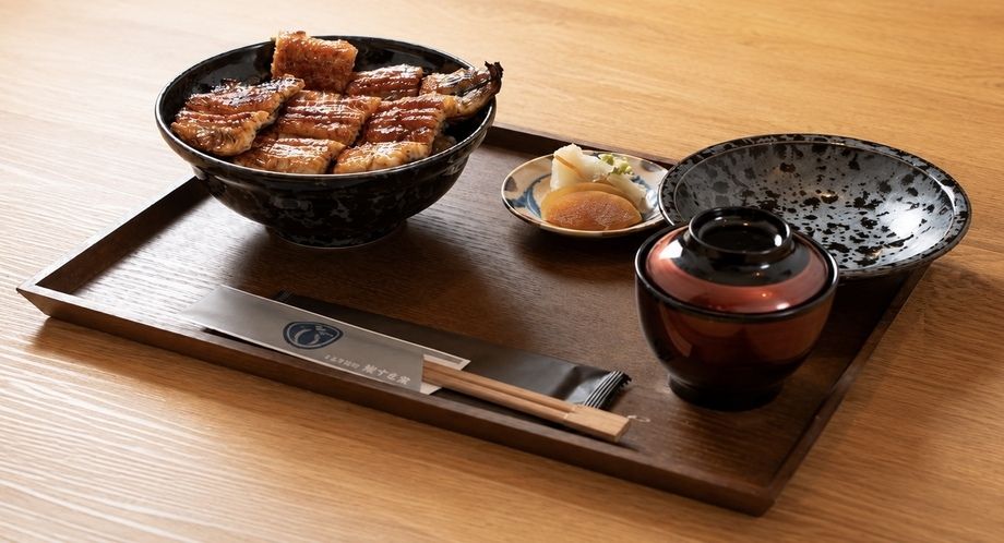 うな丼【極】(吸物 香の物/付) -Grilled eel rice bowl- Kiwami