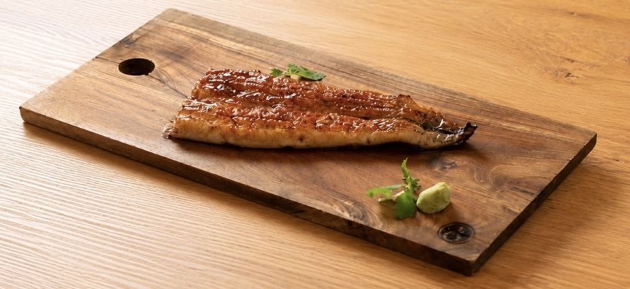 うなぎの蒲焼き 【1人前】-Grilled eel KABAYAKI (half size)-    