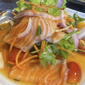 ヤム  サーモン　  Yum   Salmon