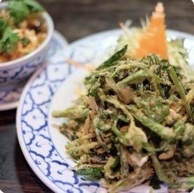 ヤム パックブン クローブ (季節限定商品）   Yum Pukbung Krob（Seasonal menu)