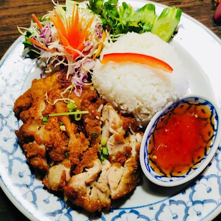 カオマンガイ　トード　Kao Man Gai Tod 　ข้าวมันไก่ทอด