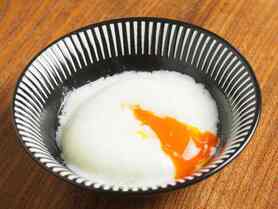 温泉玉子