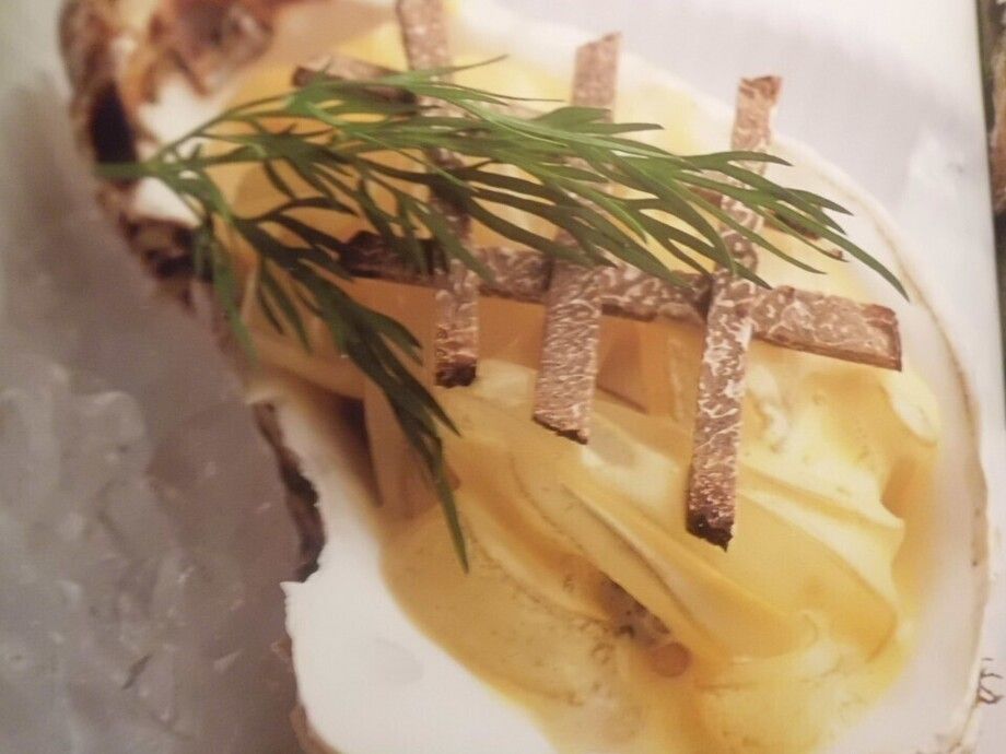 広島産　牡蠣のゴルゴンゾーラをのせたオーブン焼き