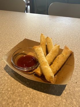 店内仕込みのモッツァレラチーズスティック（５本）