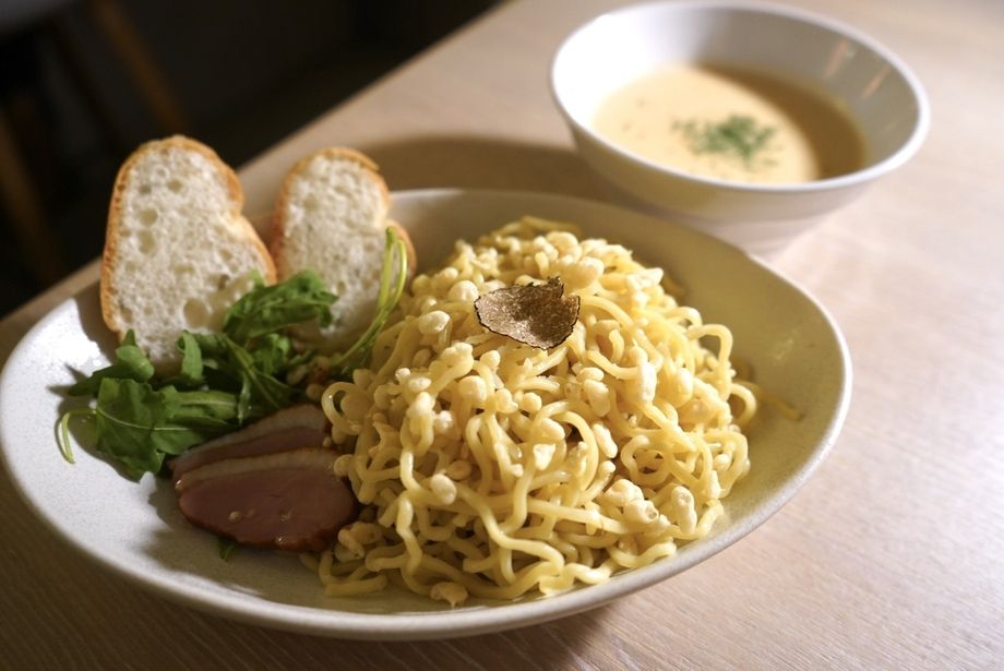 【本気のつけ麺】🐟濃厚ノルウェーサーモンのクリームつけ麺 〜トリュフ香る贅沢仕立て〜in 浅草開化楼の麺