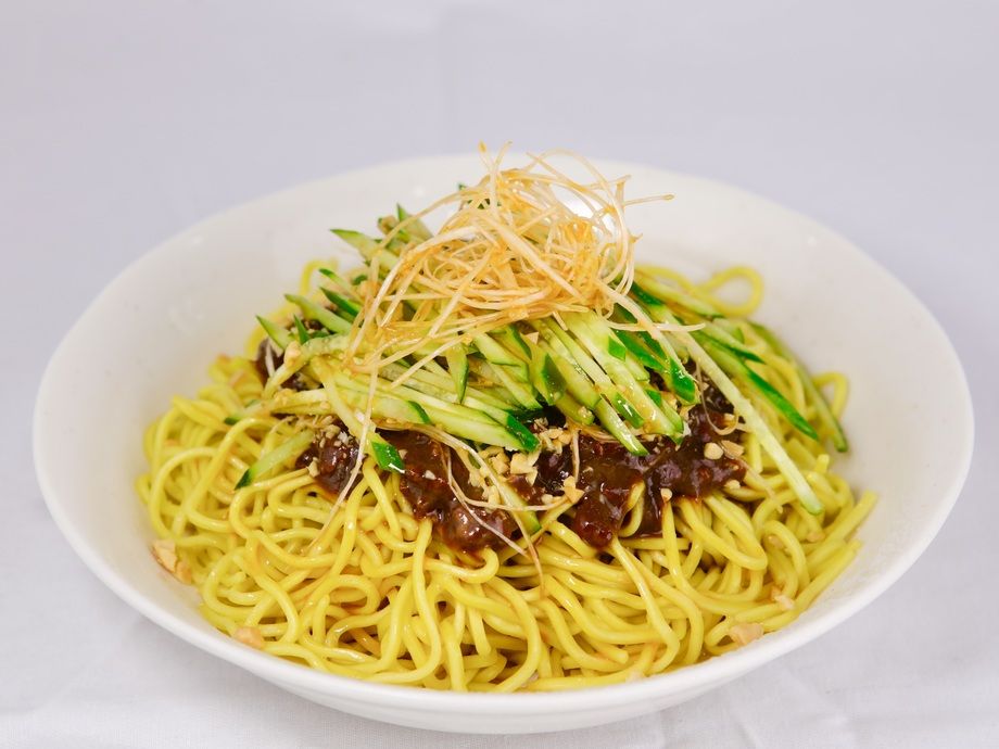 【夏限定】ジャージャー麺（980円）