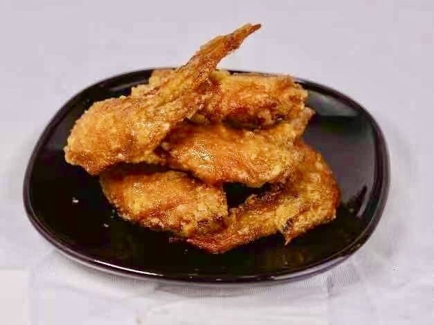 手羽先唐揚げ（3個490円／5個690円）