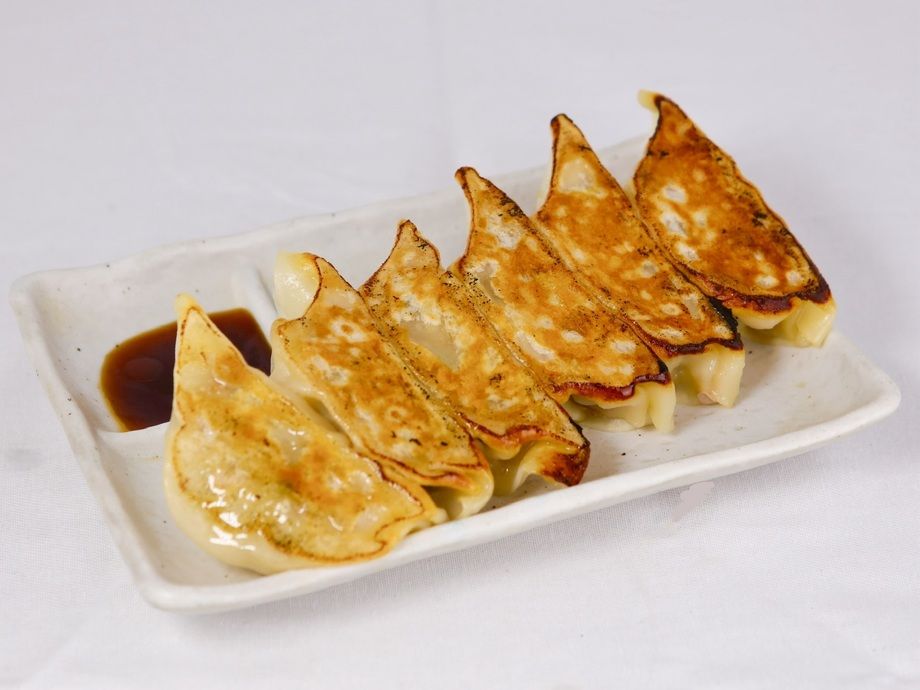 自家製焼き餃子（490円）