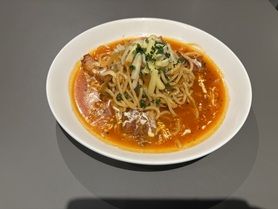 ベーコンとバジルのトマトソース