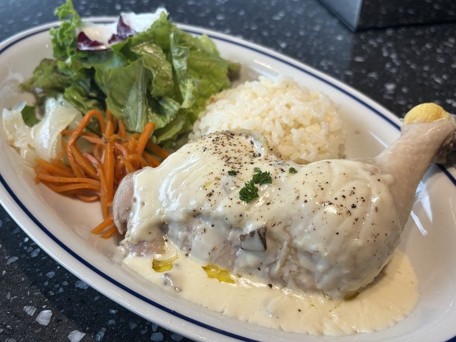NEW  9・14スタート　骨つき鶏もも肉のフリカッセのワンプレートランチ