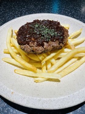 牛肉100%ステークアッシュ(フライドポテト付)