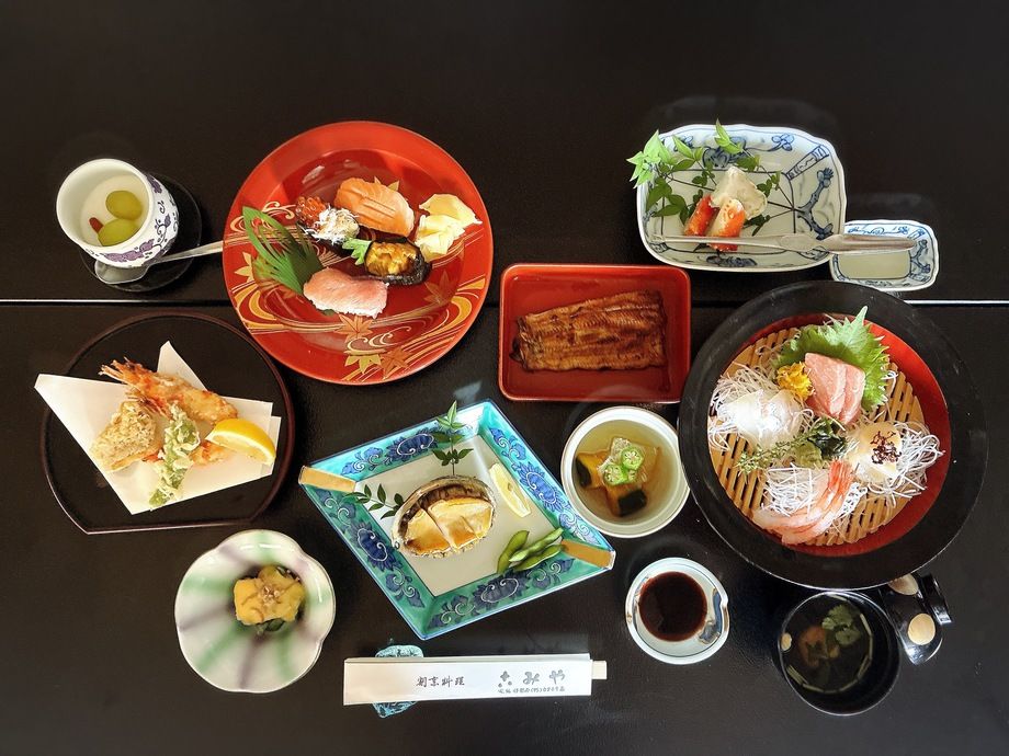 コース料理　8,000円（8,000）