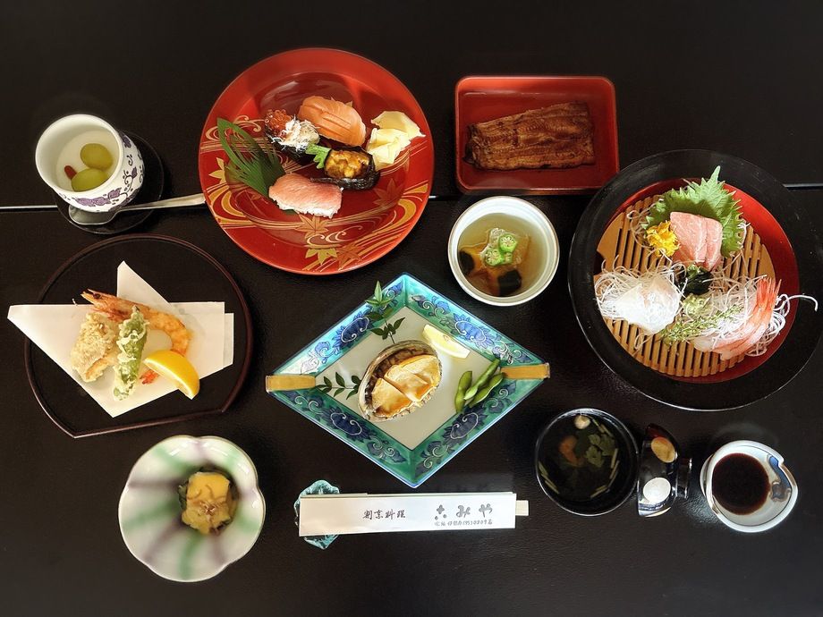コース料理　6,000円（6,000円　税別）