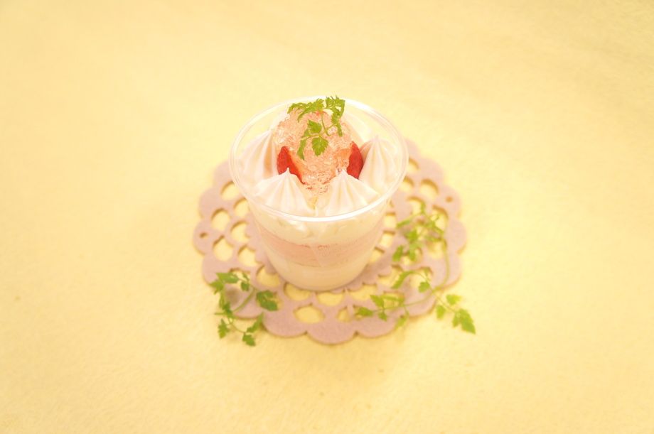 イチゴパフェ