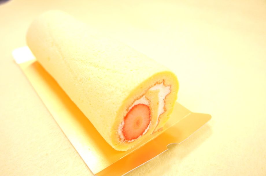 いちごのロールケーキ