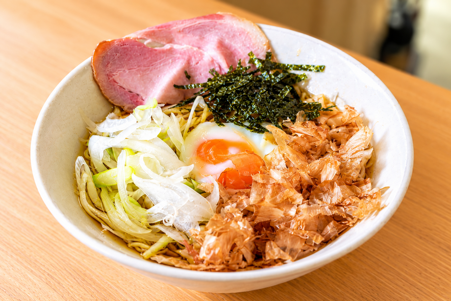 【✨lunchセット✨】極み鰹！ガツンと香る濃厚醤油まぜそば 🐟🔥
