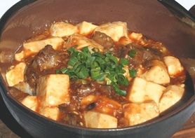 牛すじ麻婆の鉄鍋飯