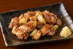 国産鶏モモニンニク炒め