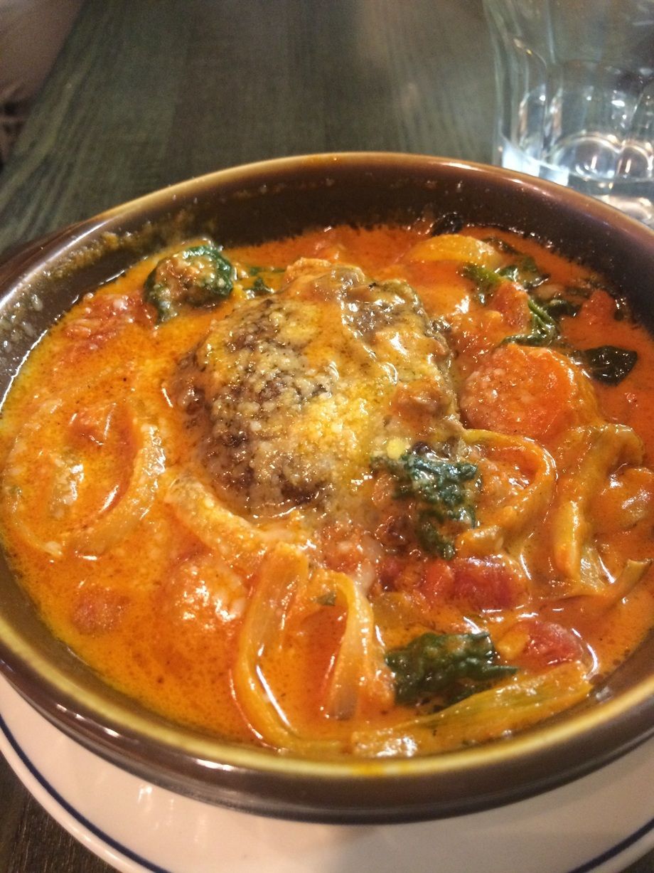 煮込みハンバーグ