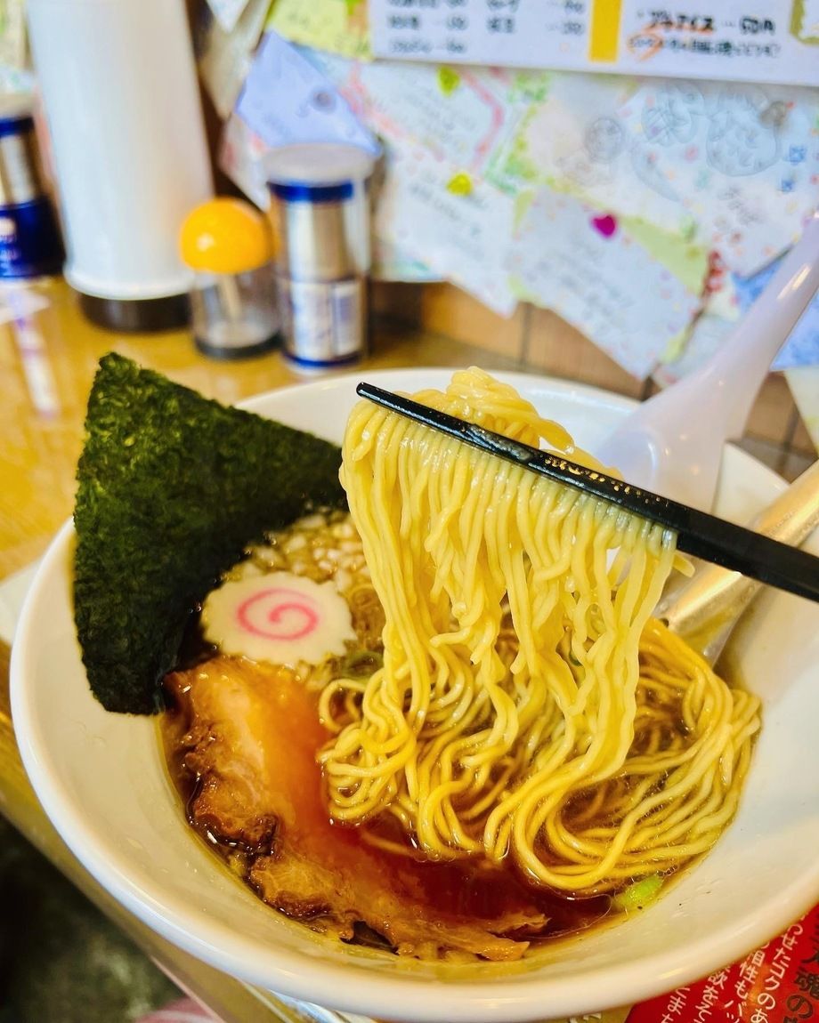 鶏煮干し醤油らーめん（並880(税込)）