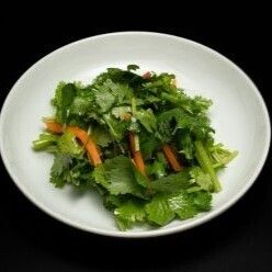 香菜サラダ