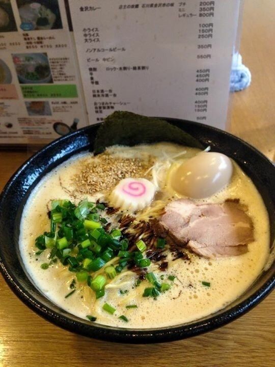 【裏メニュー】くりーみぃ豚骨（並980(税込)）