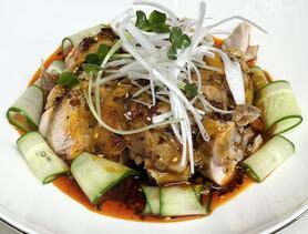 四川風よだれ鶏自家製ソースがけ