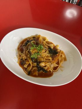 牡蠣のトマトソースパスタ