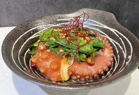 タコと九条ネギのピリ辛炒め