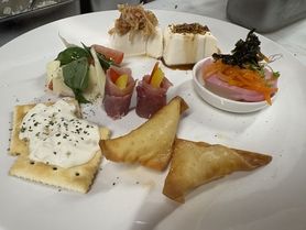 グラスワイン1杯とワインおつまみセット