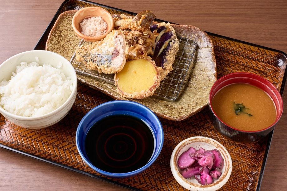 秋の米ぷら盛り定食