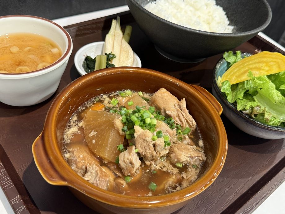 梅干し煮角煮定食