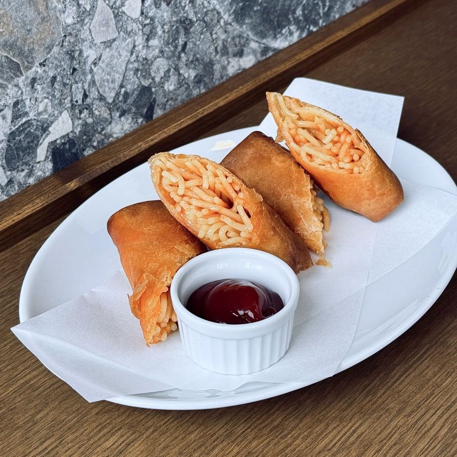 喫茶店の味をパリッと！「ナポリタン春巻き」