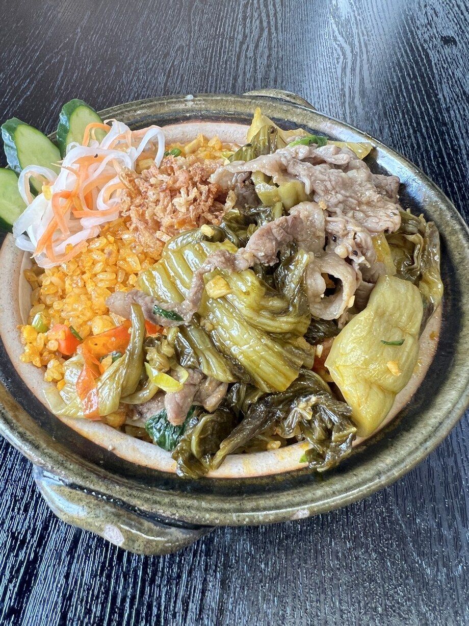 牛肉と高菜のチャーハン Cơm Rang dưa bò