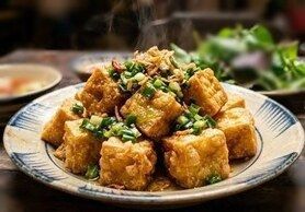 揚げ豆腐のねぎ油がけ Đậu tẩm hành