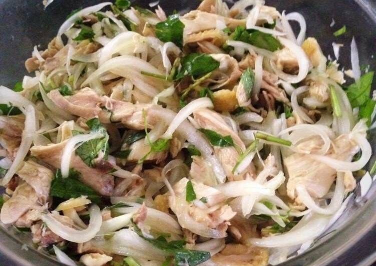 鶏　サラダ Gỏi Gà