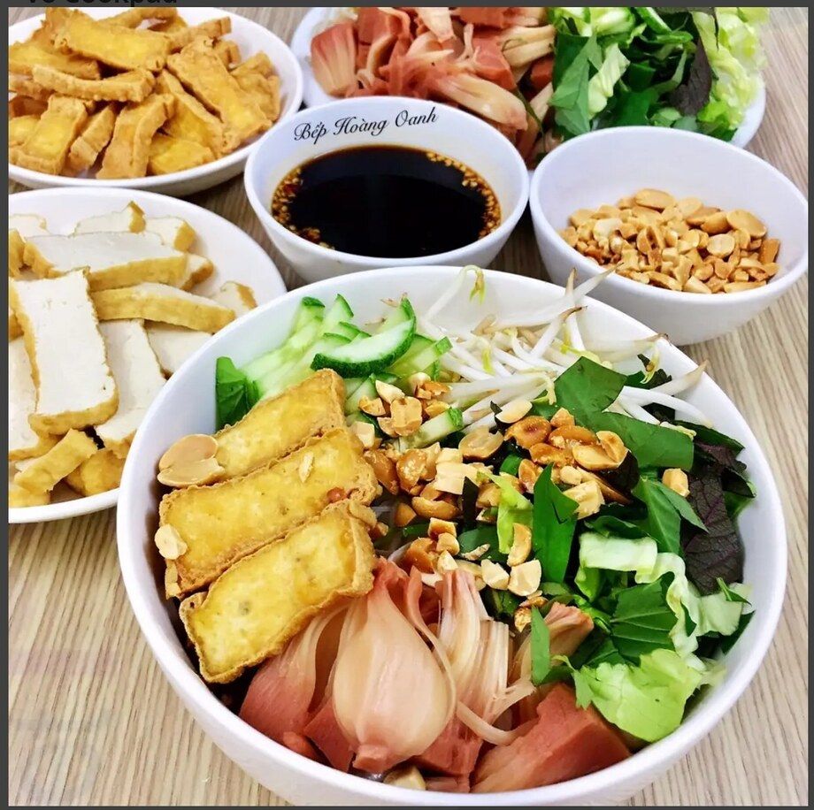(V)BUN TRON CHAY/ Vermicelli Noodle Salad (V) ベジタリアン和えビーフン